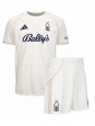 Billige Nottingham Forest Dan Ndoye #14 Bortedraktsett Barn 2025-26 Kortermet (+ Korte bukser)